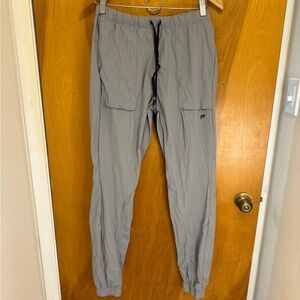 Fabletics Men's long Windpants in Light Gray